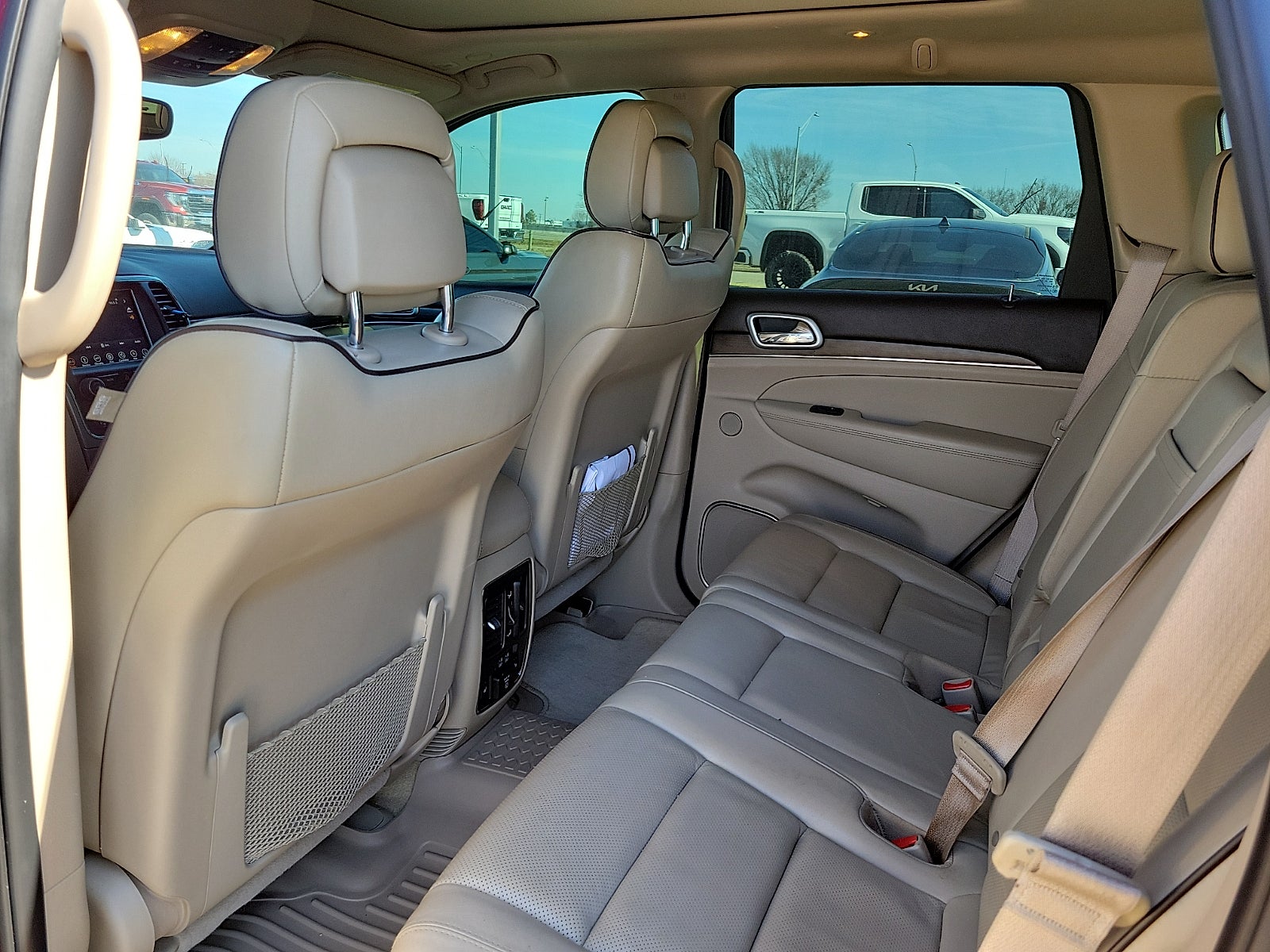 2018 Jeep Grand Cherokee Overland 4x2