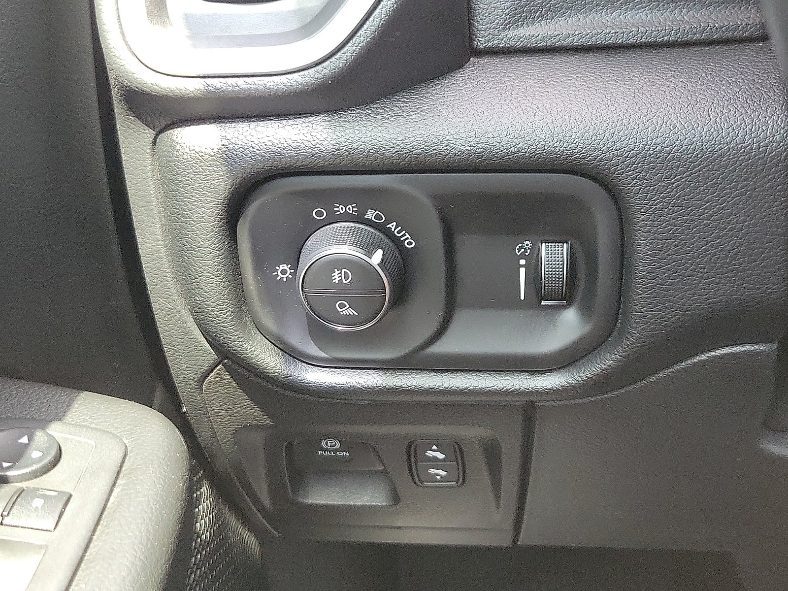 2022 RAM 1500 Big Horn Crew Cab 4x2 5'7" Box