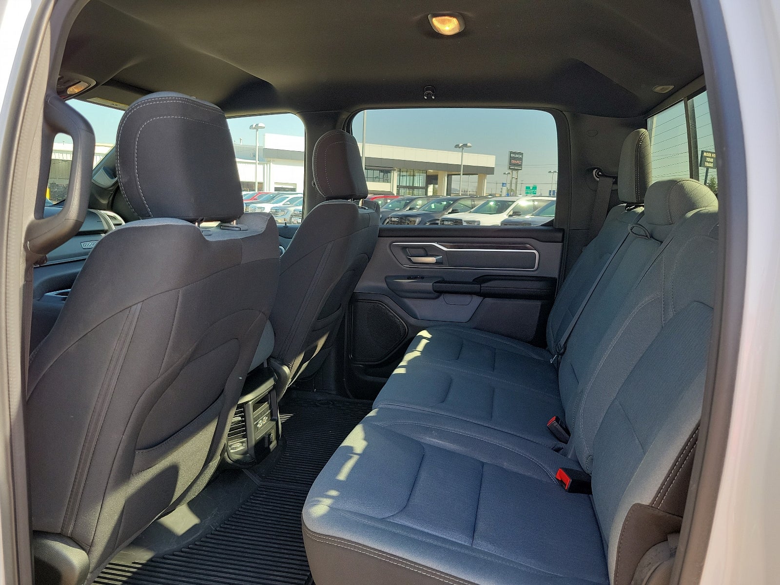 2022 RAM 1500 Big Horn Crew Cab 4x4 5'7" Box