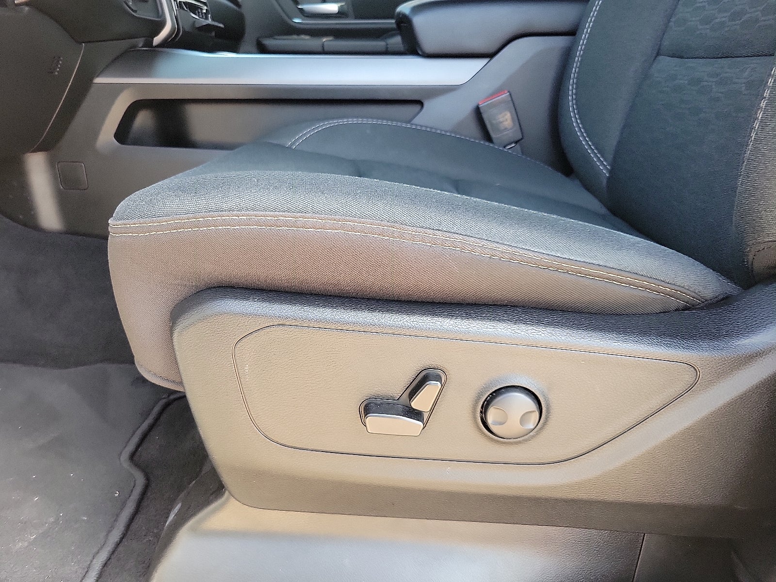 2025 RAM 1500 Big Horn Crew Cab 4x4 5'7" Box