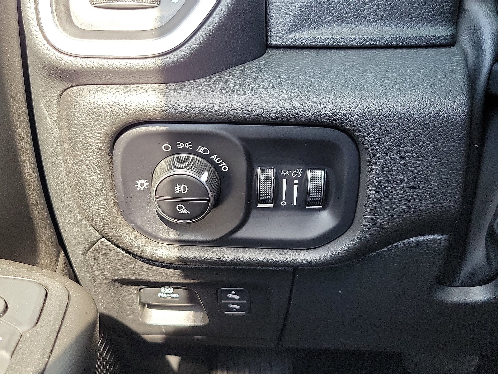 2025 RAM 1500 Big Horn Crew Cab 4x4 5'7" Box