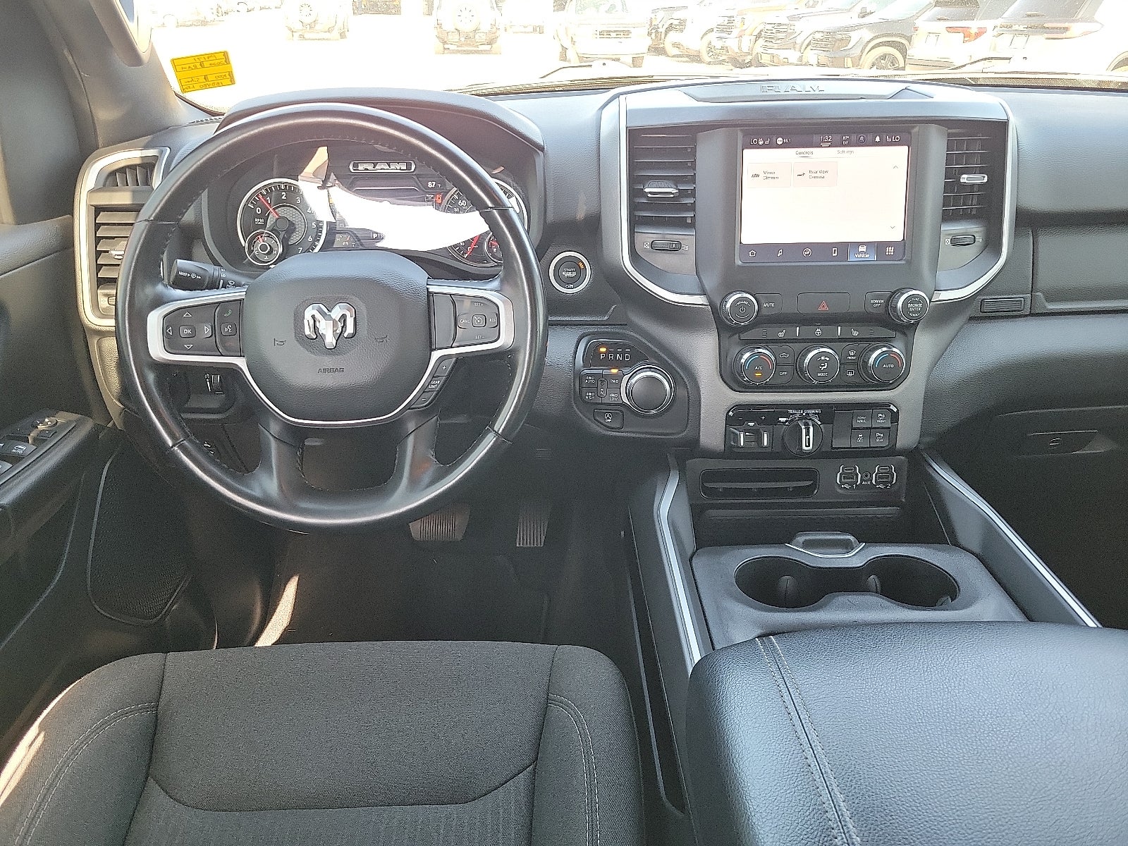 2022 RAM 1500 Big Horn Crew Cab 4x4 5'7" Box