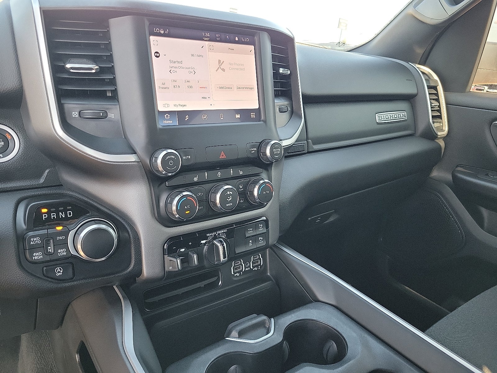 2022 RAM 1500 Big Horn Crew Cab 4x4 5'7" Box