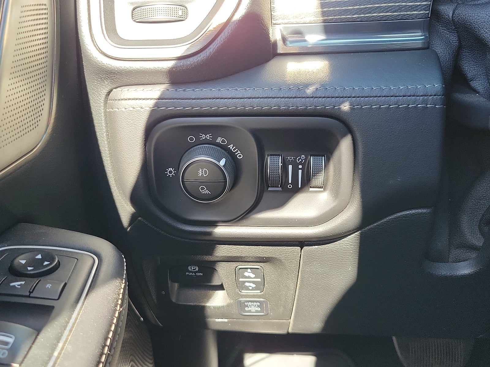 2020 RAM 1500 Limited Crew Cab 4x4 5'7" Box