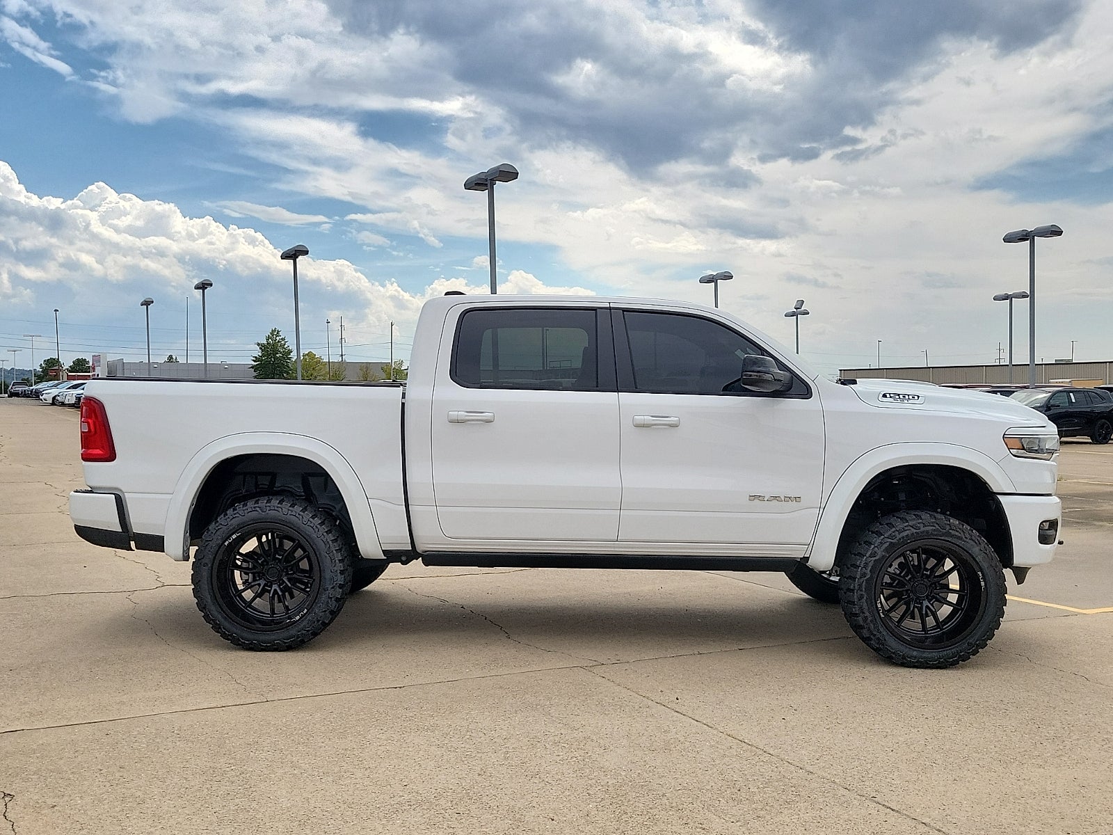 2025 RAM 1500 Laramie Crew Cab 4x4 5'7" Box