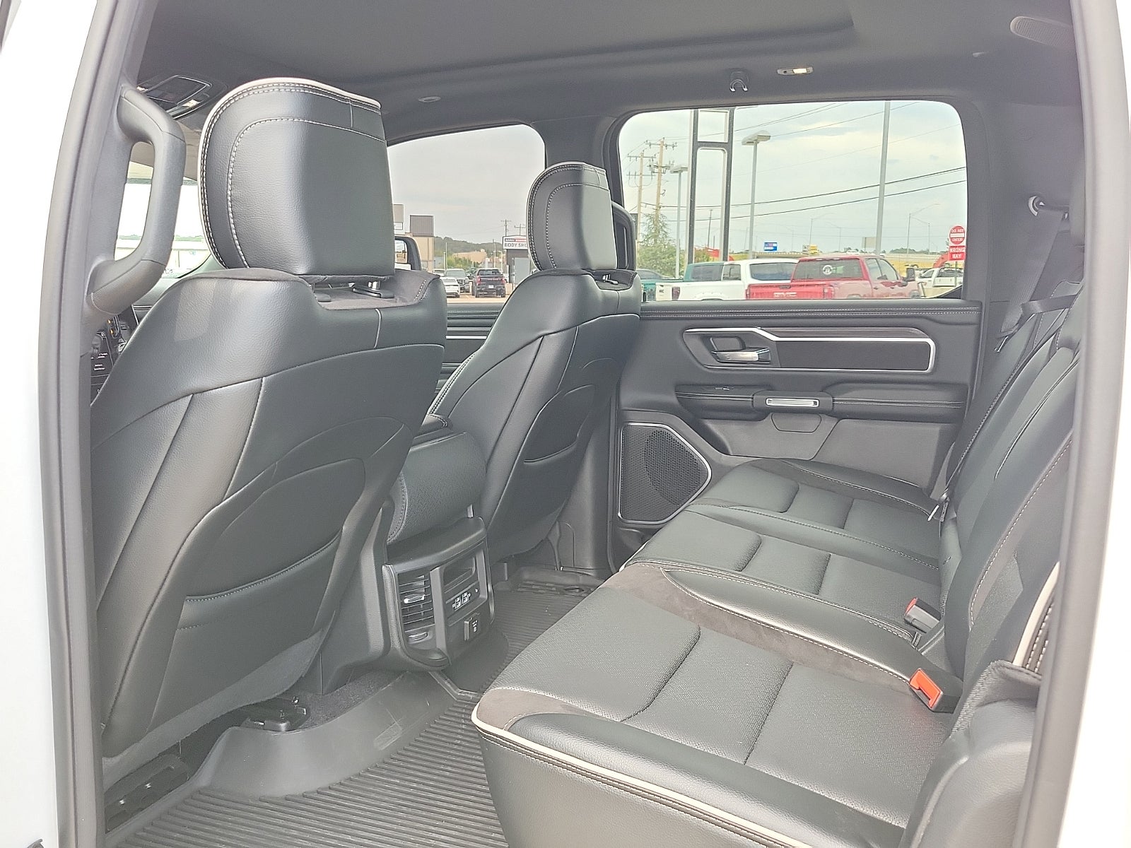 2025 RAM 1500 Laramie Crew Cab 4x4 5'7" Box