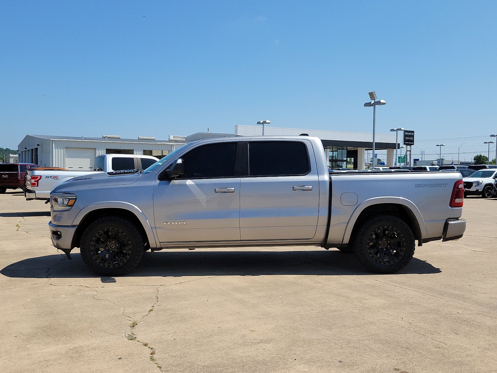 2021 RAM 1500 Laramie Crew Cab 4x4 5'7" Box