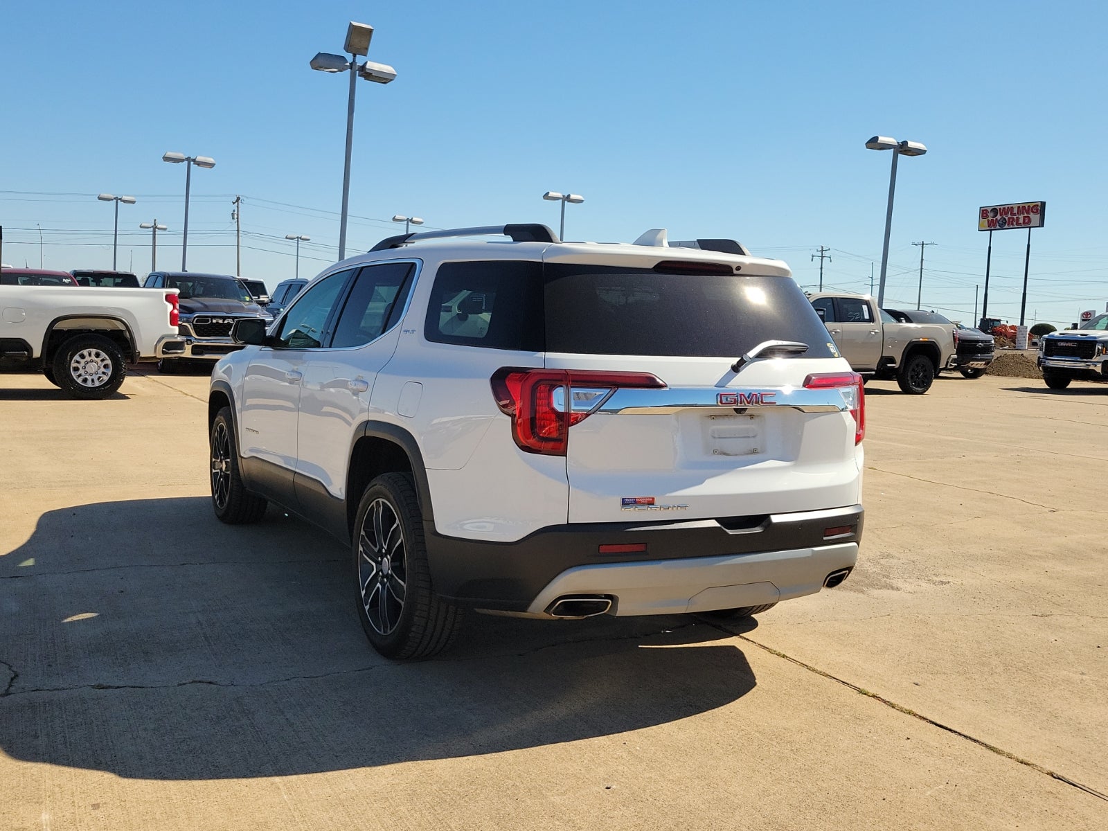 2022 GMC Acadia SLT