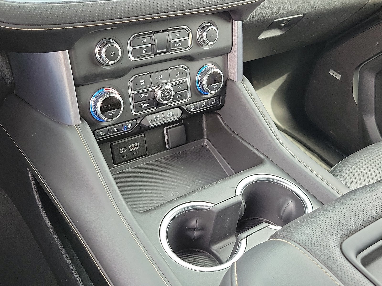 2024 GMC Yukon XL SLT