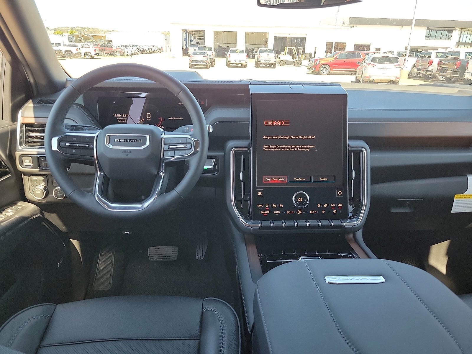 2026 GMC Yukon Denali - Photo 11