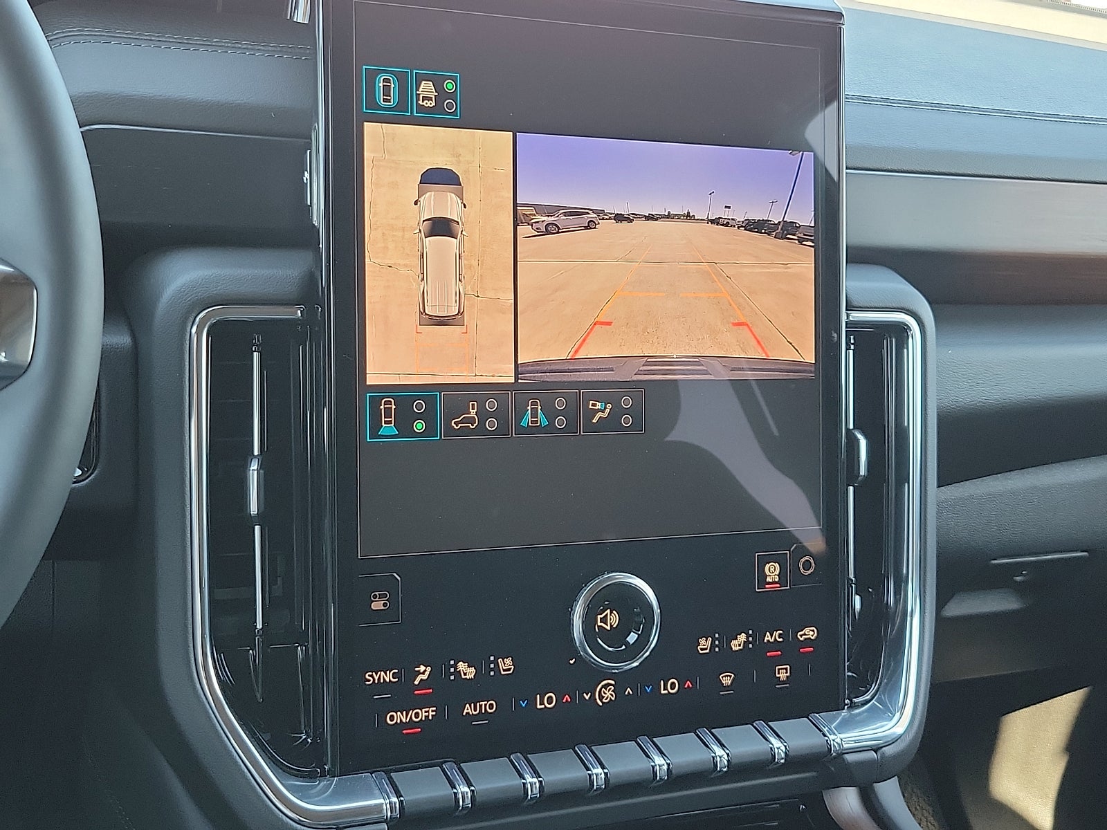 2026 GMC Yukon Denali - Photo 17