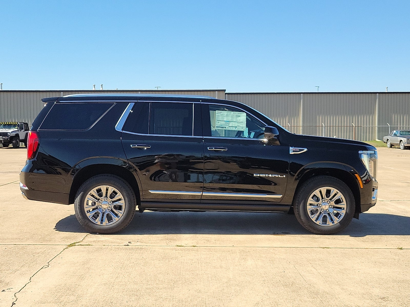 2026 GMC Yukon Denali - Photo 6