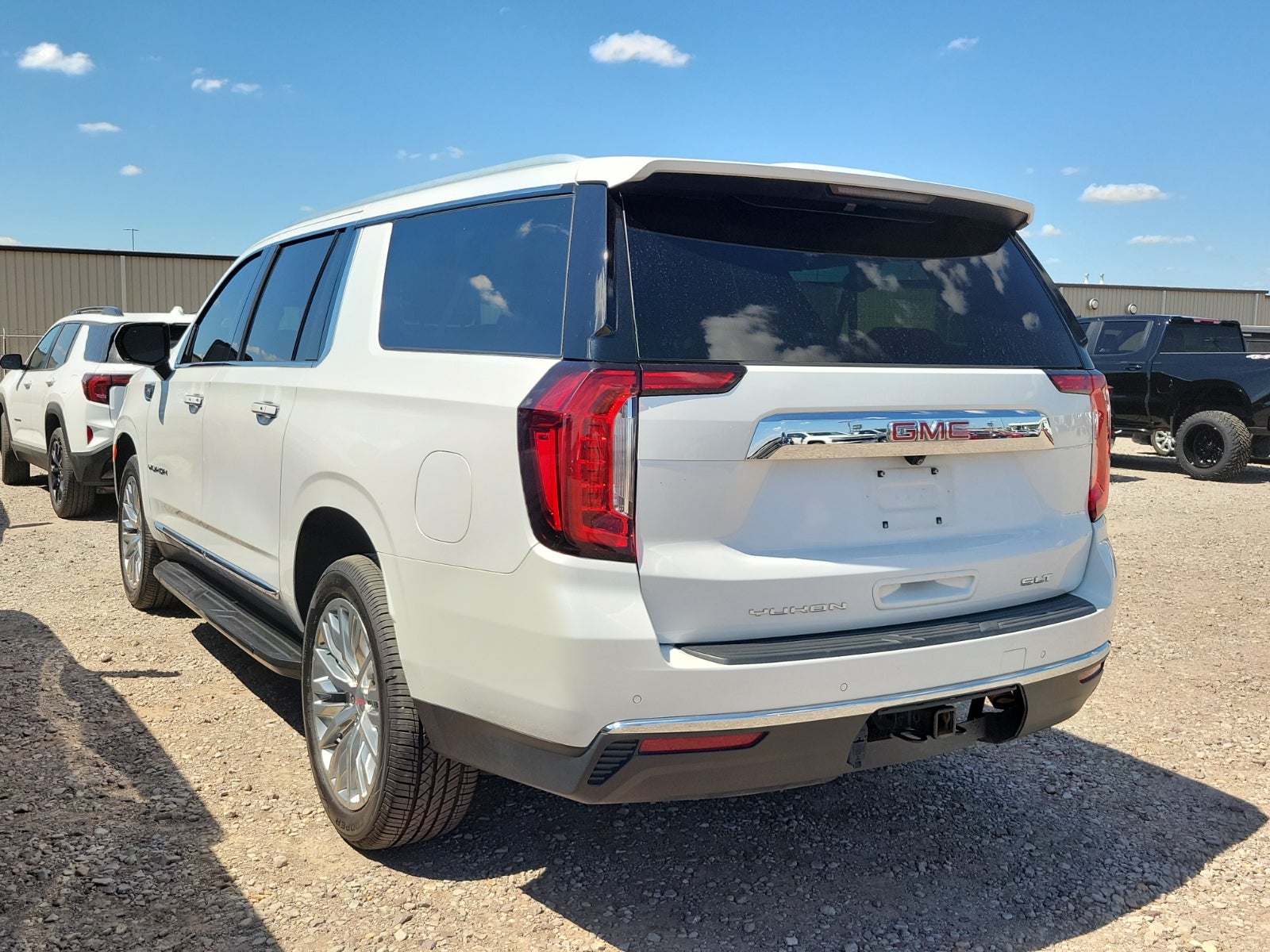 2023 GMC Yukon XL SLT