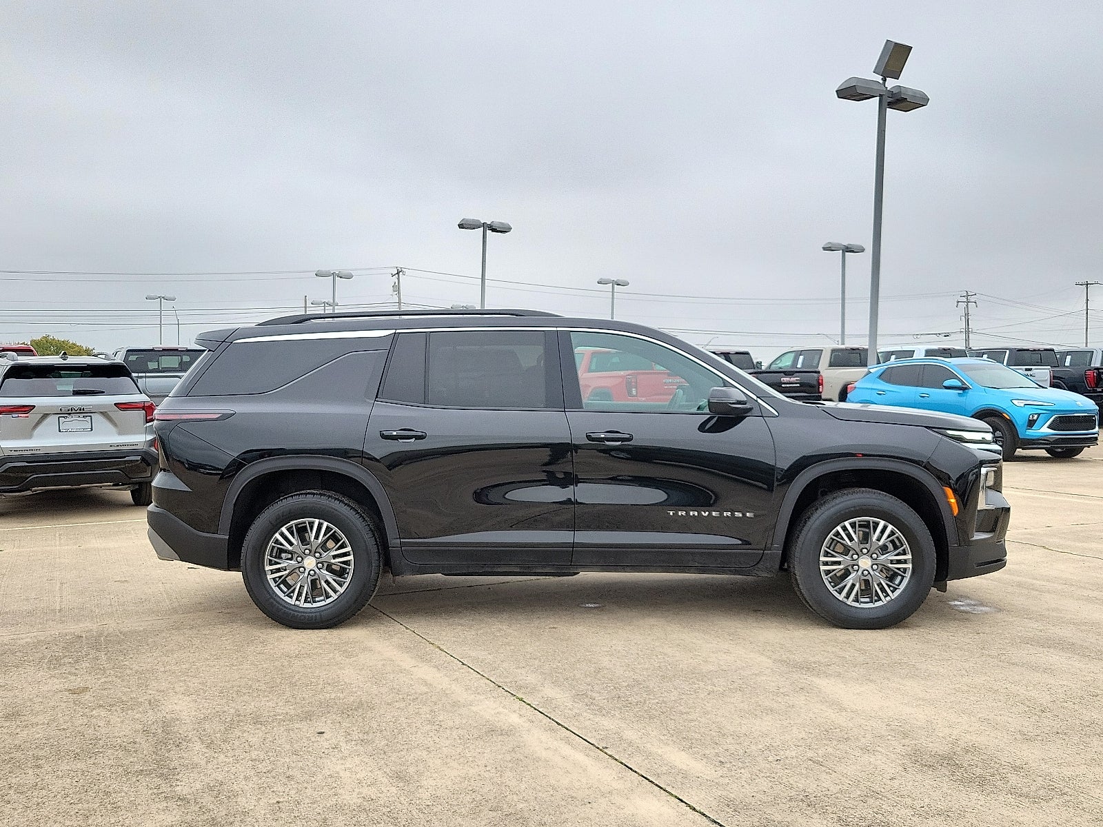 2025 Chevrolet Traverse LT