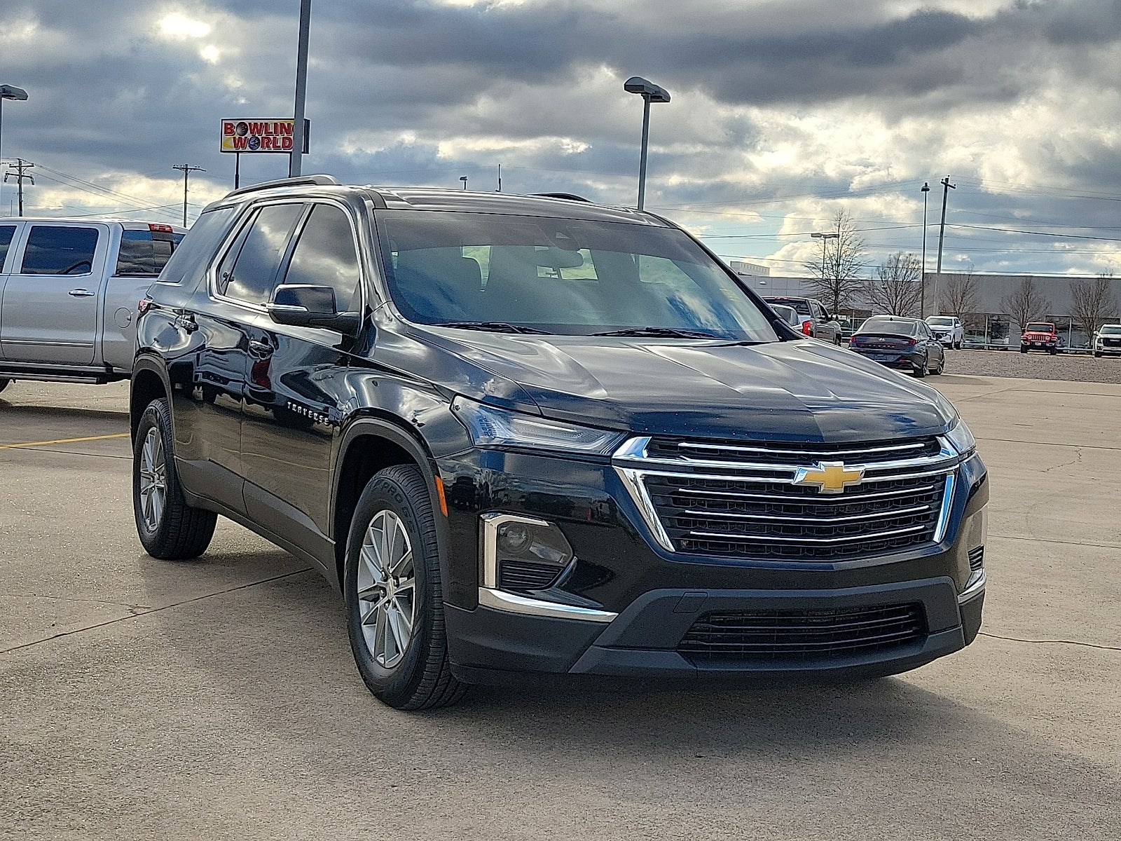 2023 Chevrolet Traverse LT Leather