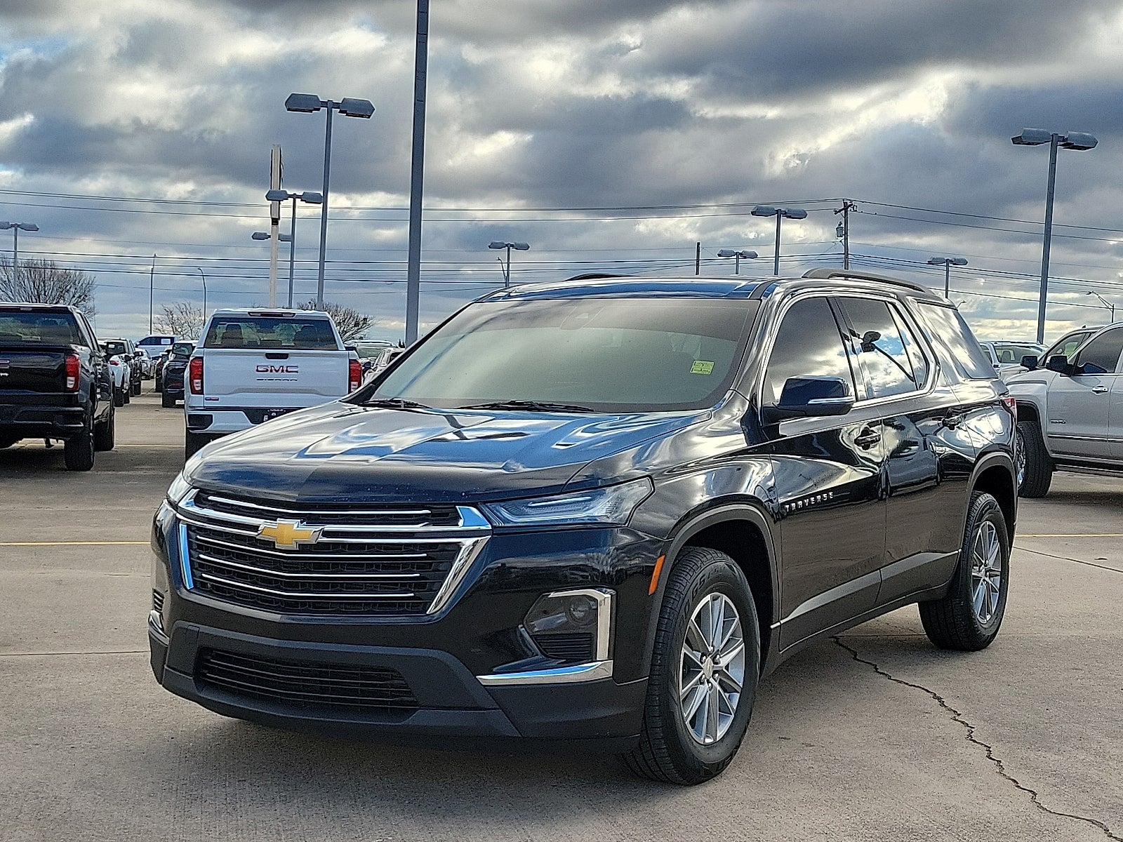 2023 Chevrolet Traverse LT Leather