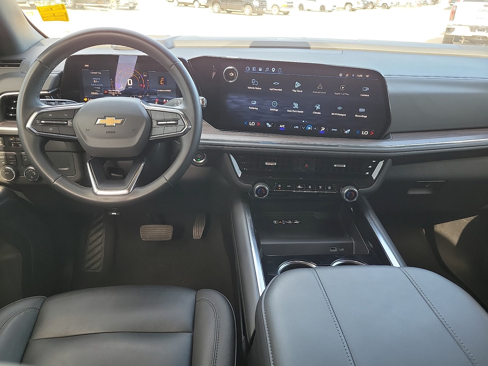 2025 Chevrolet Suburban LT