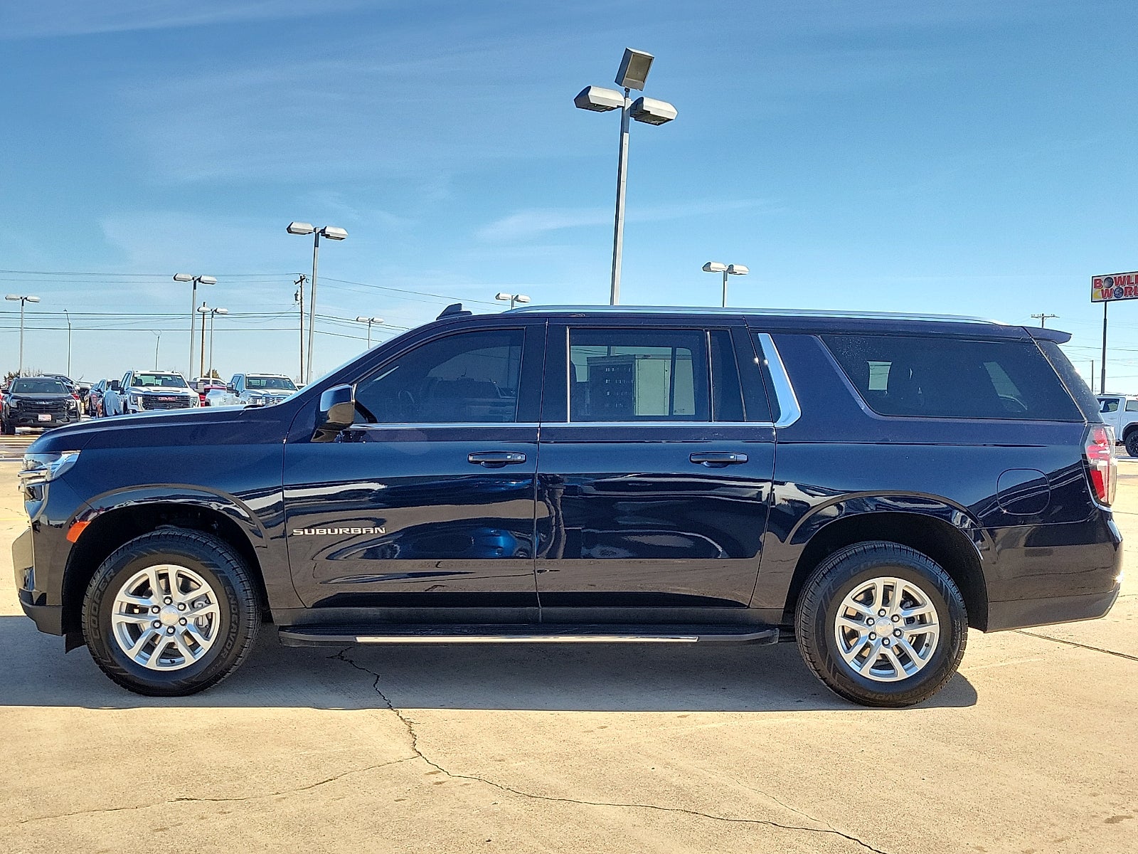 2024 Chevrolet Suburban LT