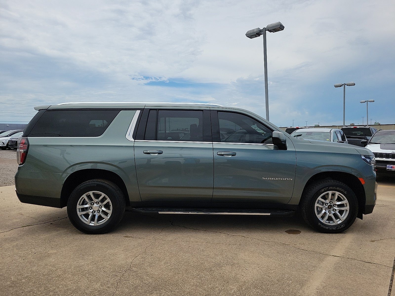2024 Chevrolet Suburban LT