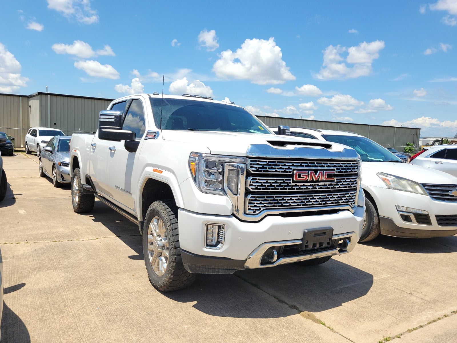 2023 GMC Sierra 4WD Crew Cab Standard Box Denali's photo