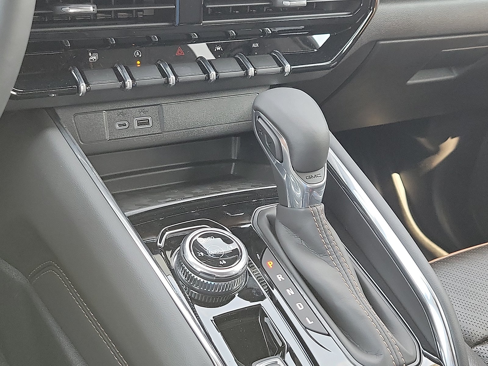 2026 GMC Canyon AT4 - Photo 17