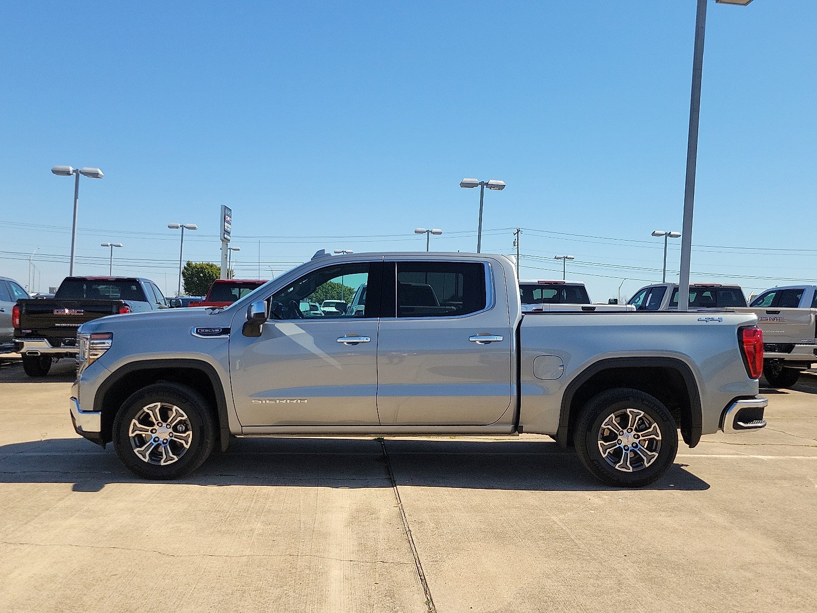 2025 GMC Sierra 1500 SLT