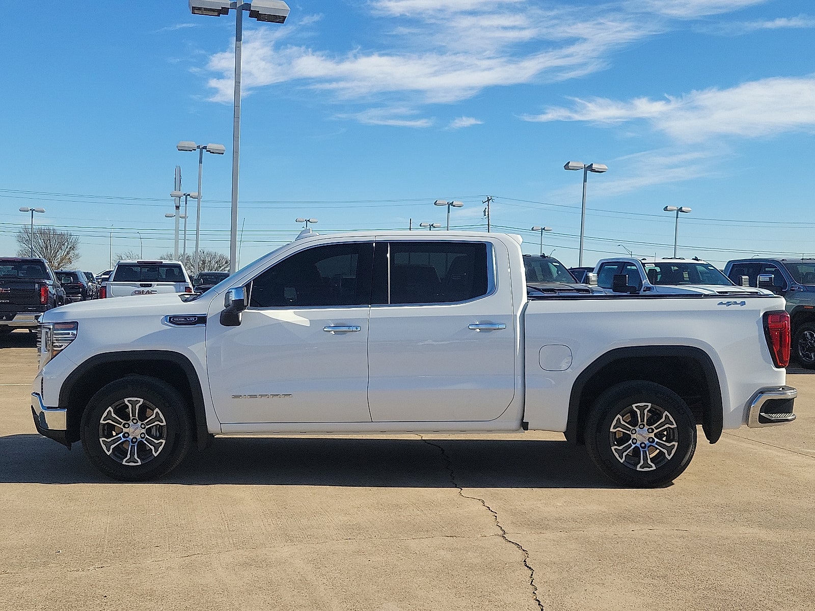 2025 GMC Sierra 1500 SLT