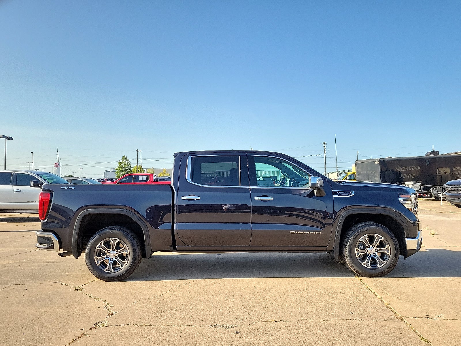 2024 GMC Sierra 1500 SLT