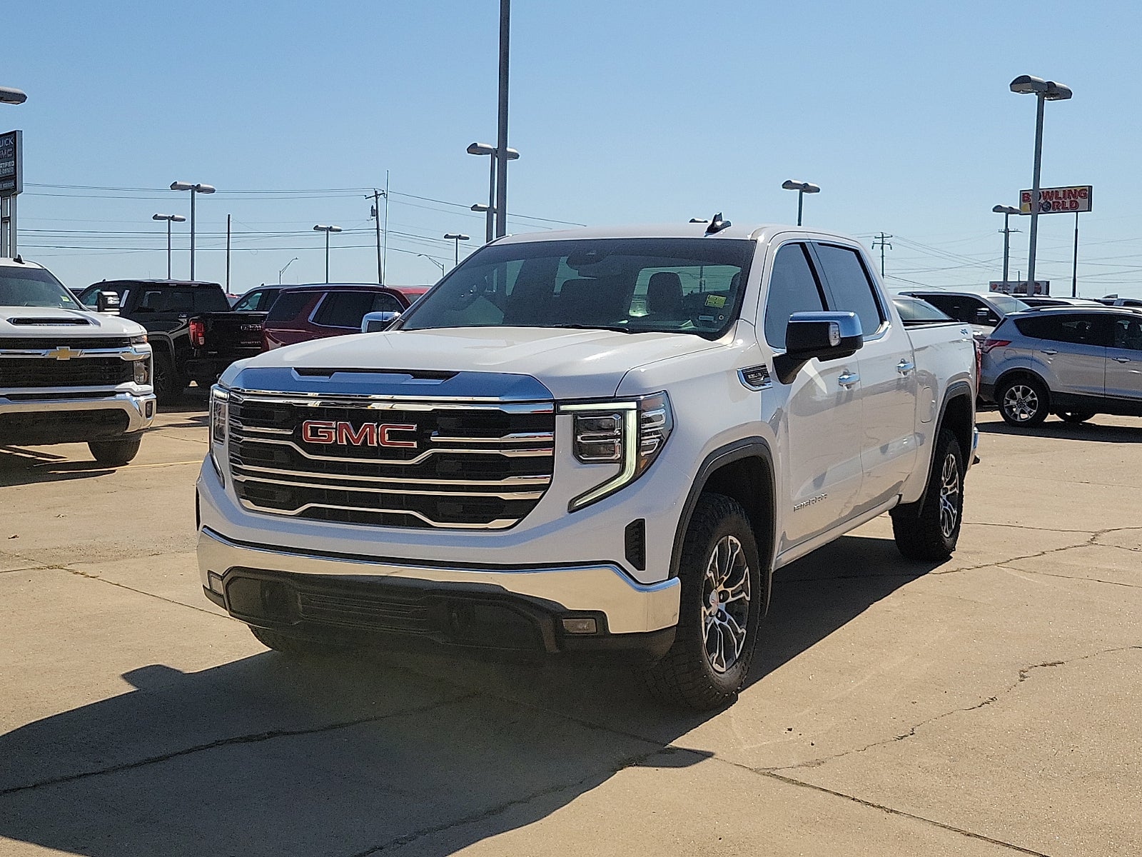 2025 GMC Sierra 1500 SLT