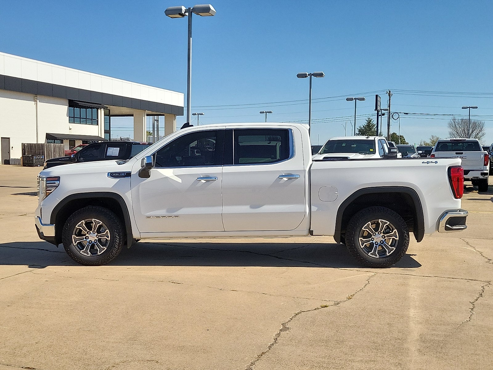 2025 GMC Sierra 1500 SLT