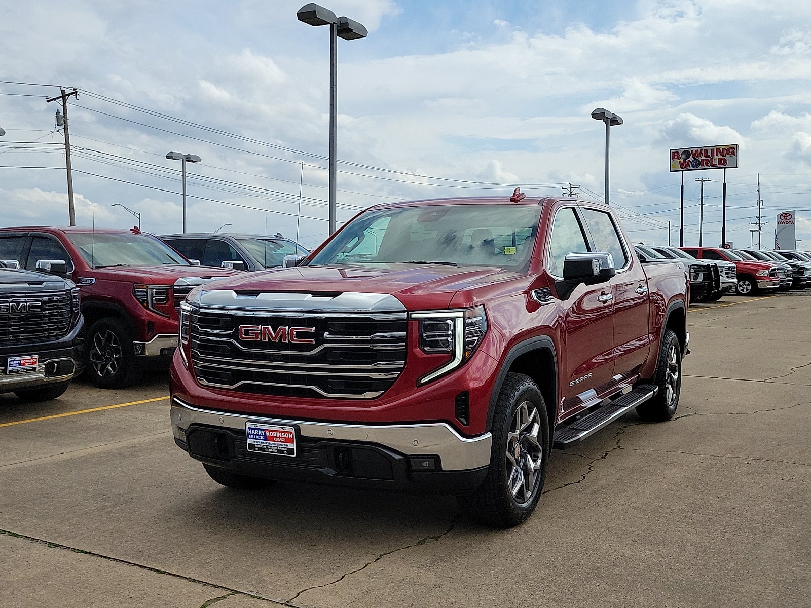 2026 GMC Sierra 1500 SLT