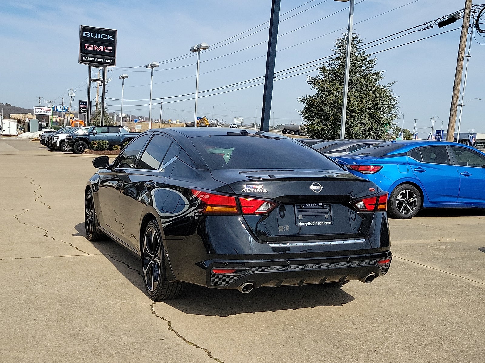 2023 Nissan Altima SR FWD