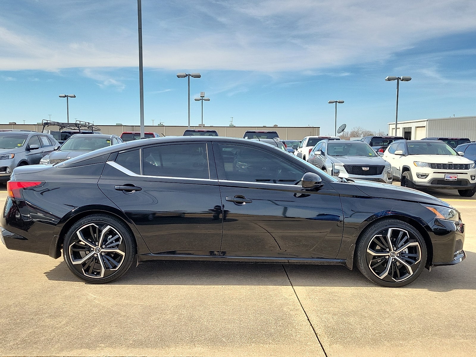 2023 Nissan Altima SR FWD