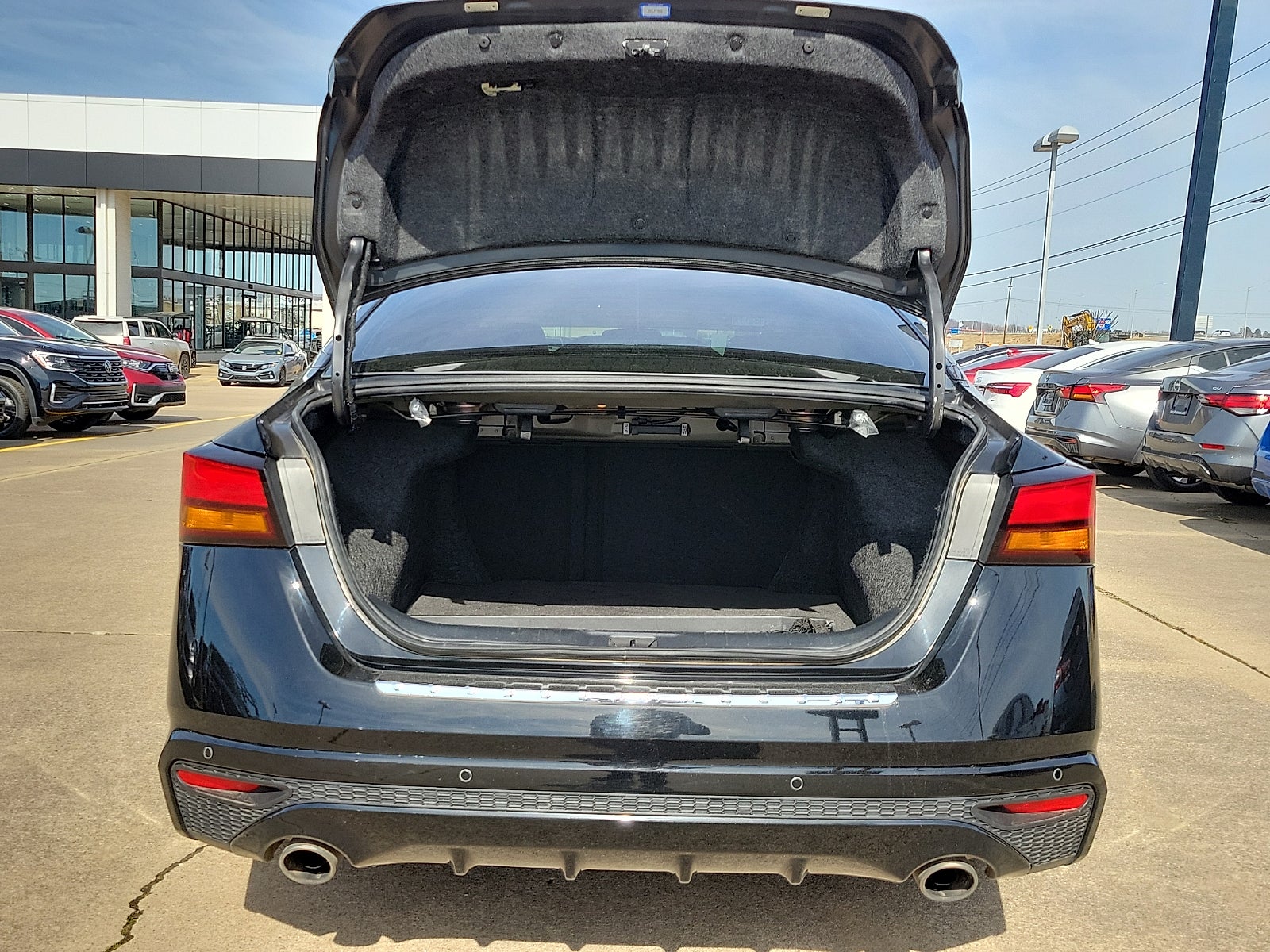 2023 Nissan Altima SR FWD