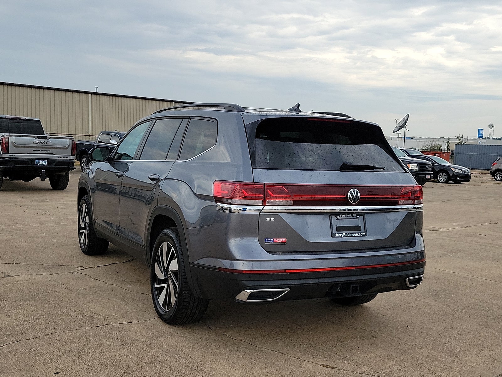 2025 Volkswagen Atlas 2.0T SE w/Technology