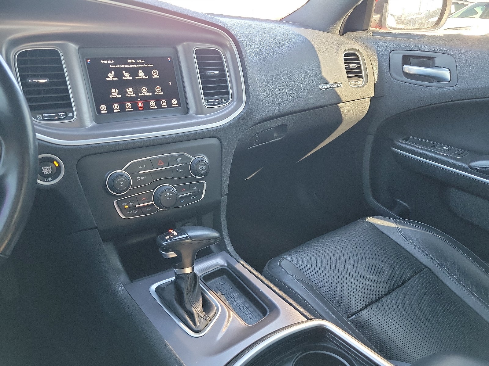 2022 Dodge Charger SXT RWD