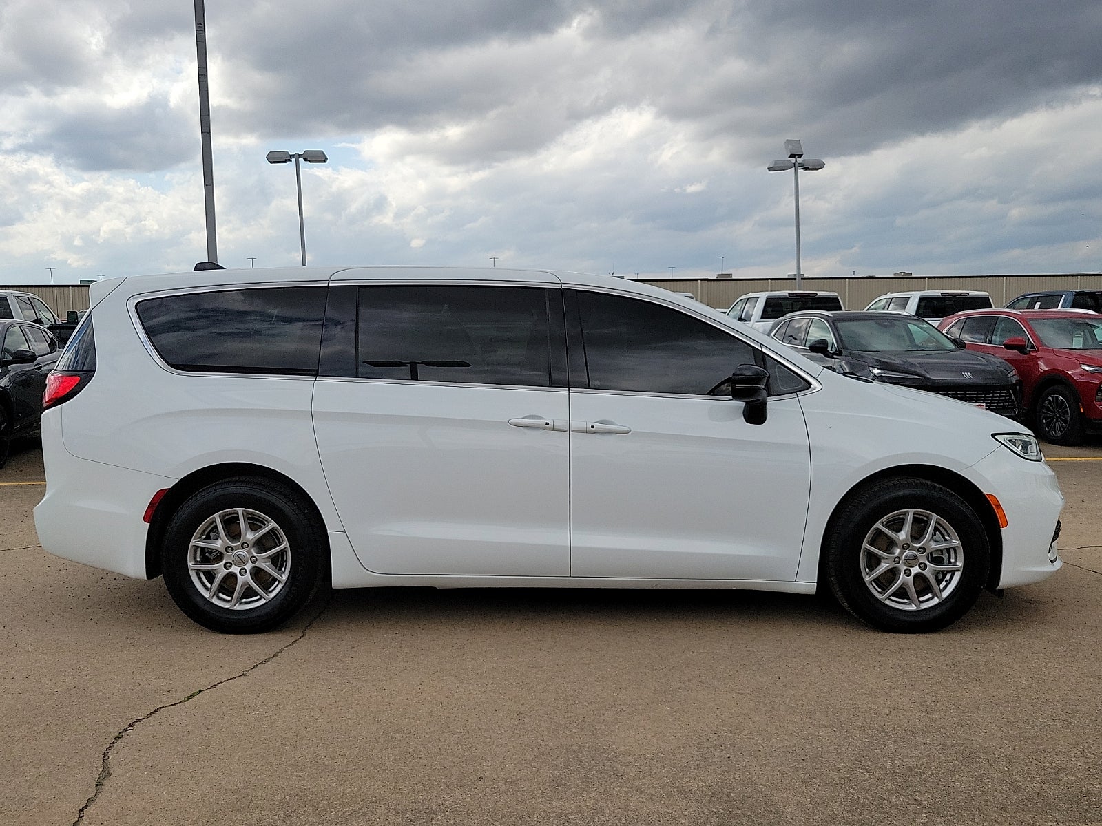 2024 Chrysler Pacifica Touring L