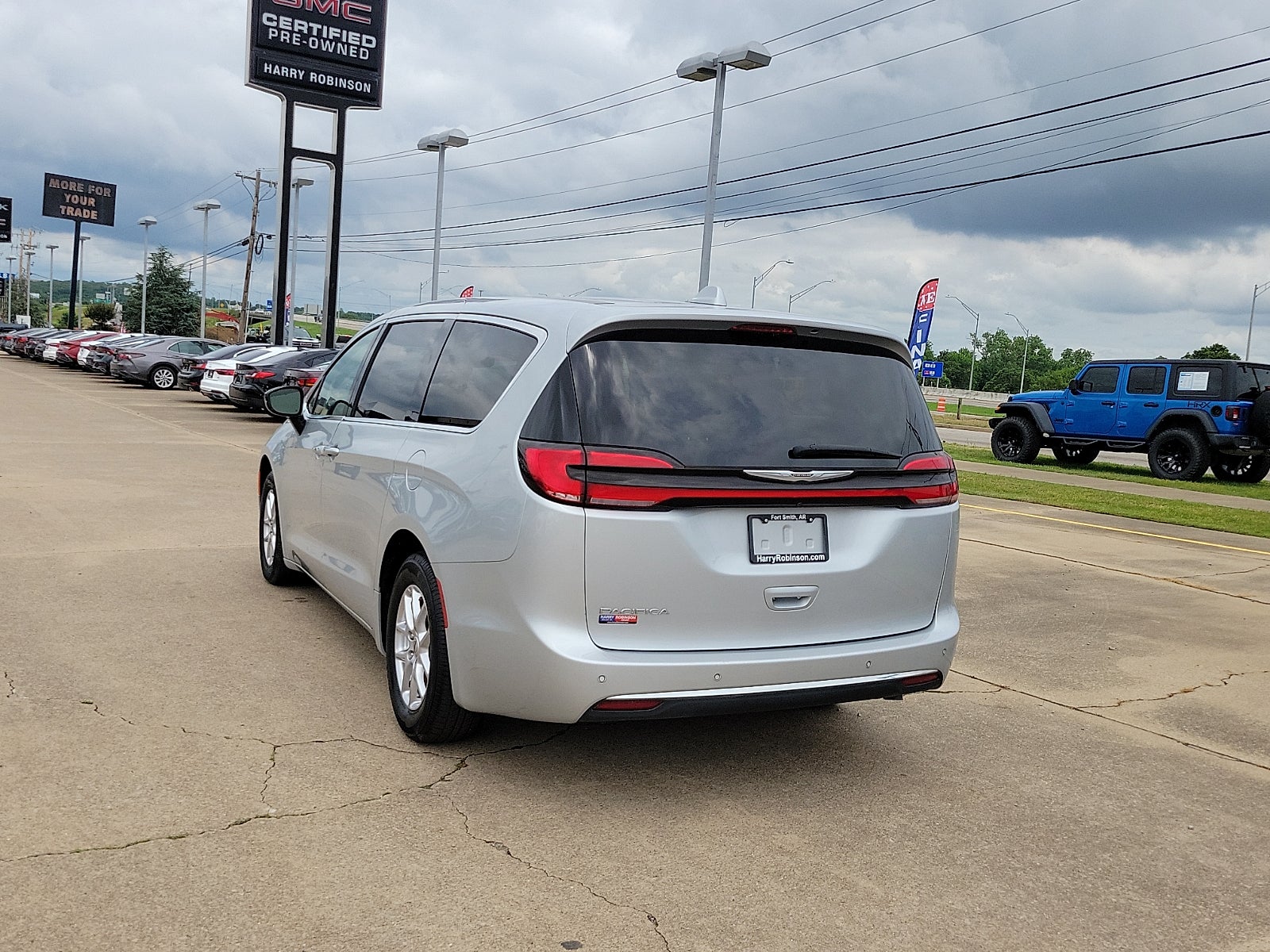 2024 Chrysler Pacifica Touring L