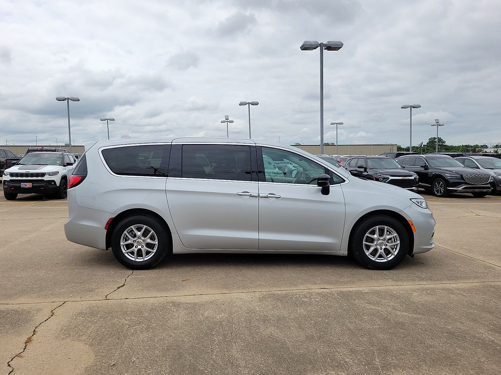 2024 Chrysler Pacifica Touring L