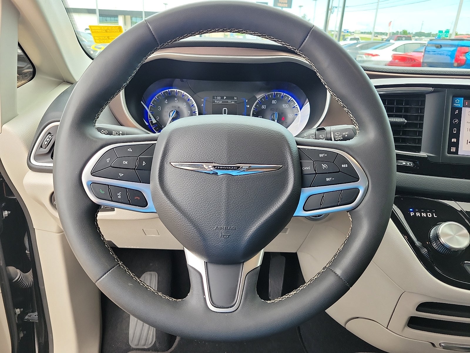 2023 Chrysler Voyager LX