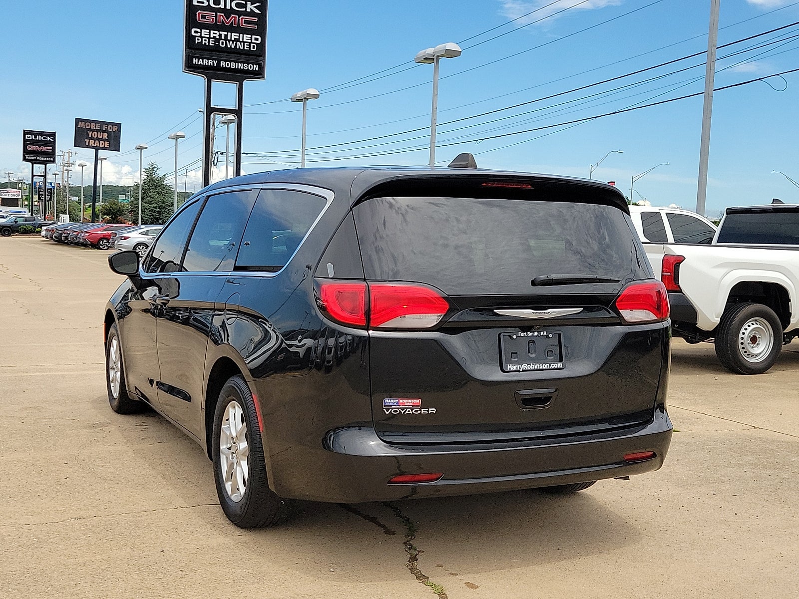 2023 Chrysler Voyager LX