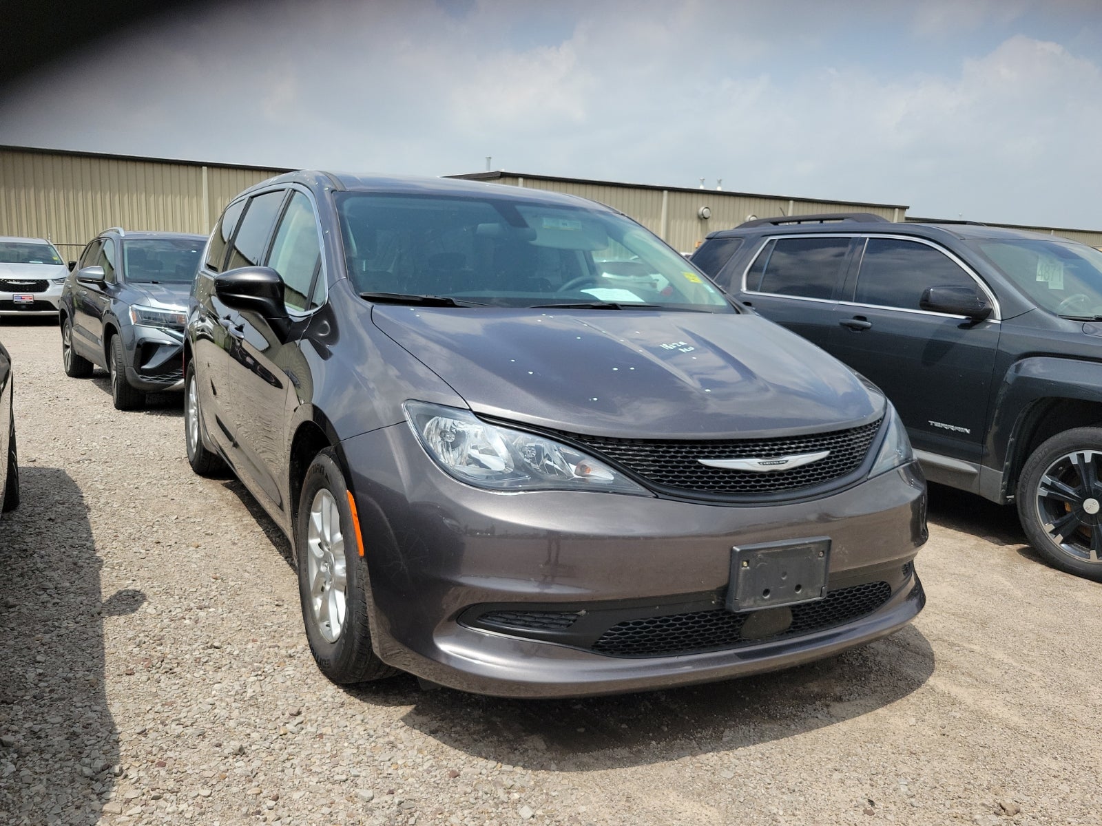 2022 Chrysler Voyager LX's photo
