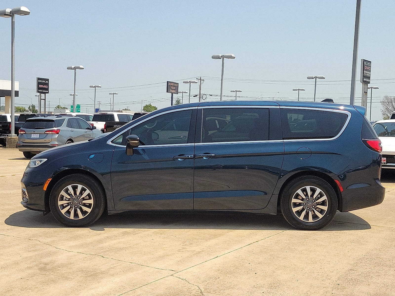 2024 Chrysler Pacifica Hybrid Select