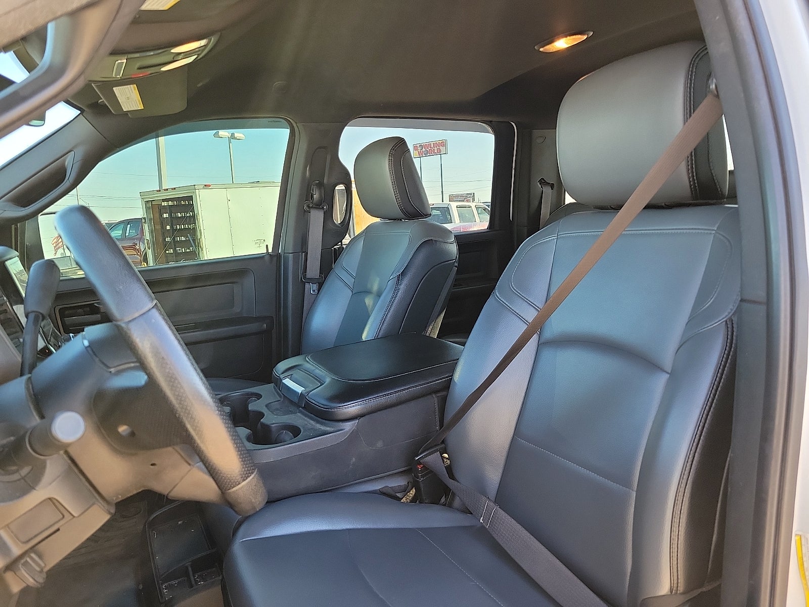 2022 RAM 3500 Tradesman Crew Cab 4x4 8' Box