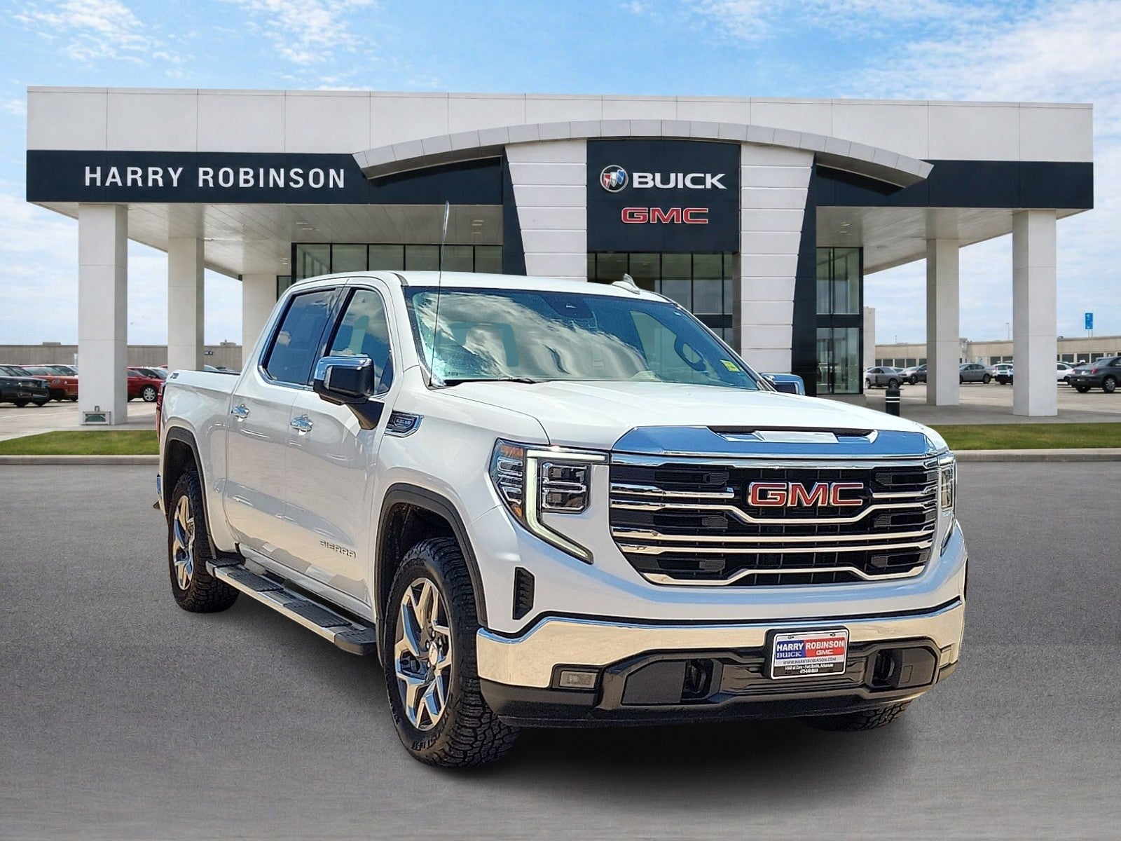 2023 GMC Sierra 4WD Crew Cab Short Box SLT's photo
