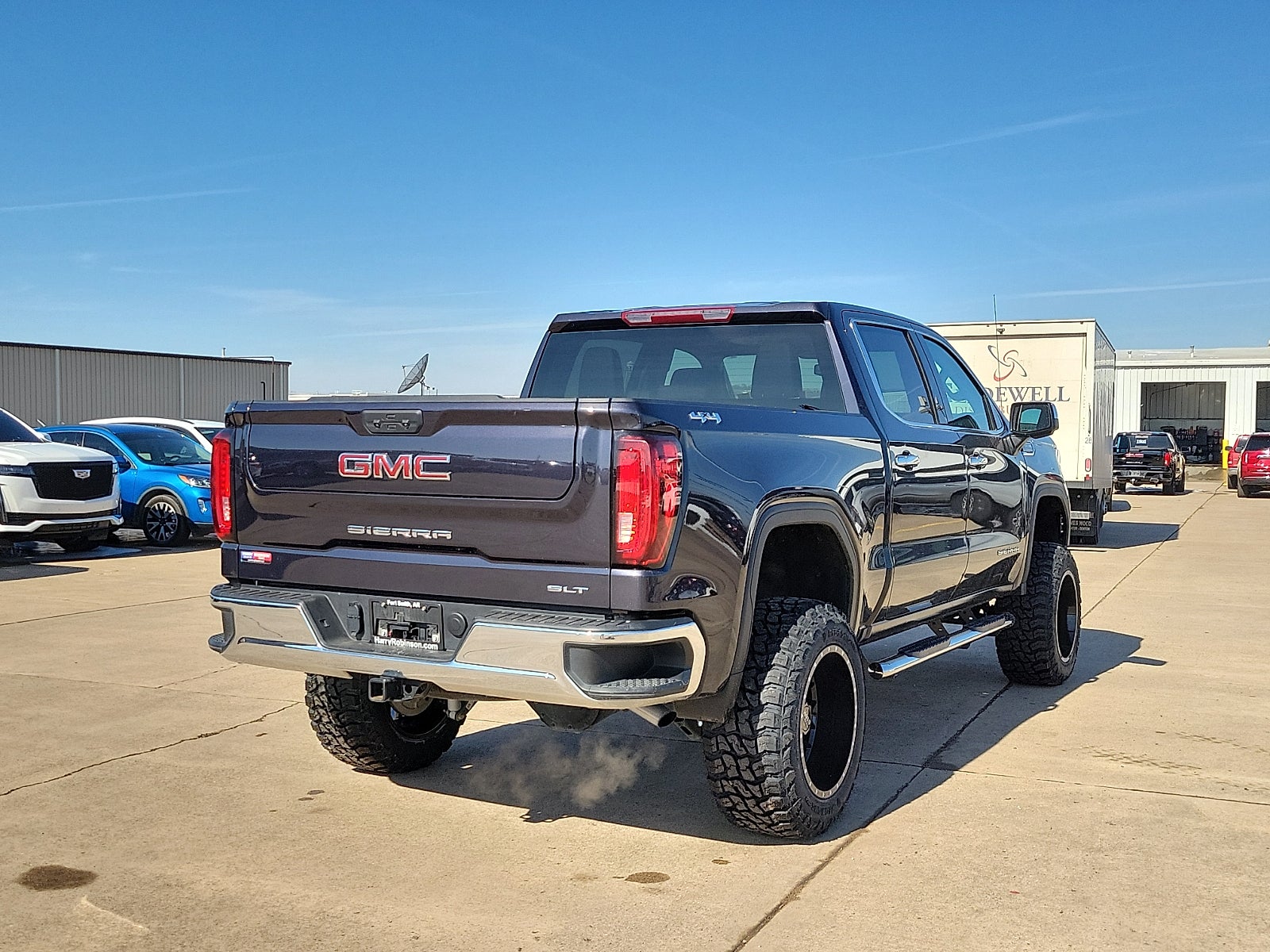 2025 GMC Sierra 1500 SLT
