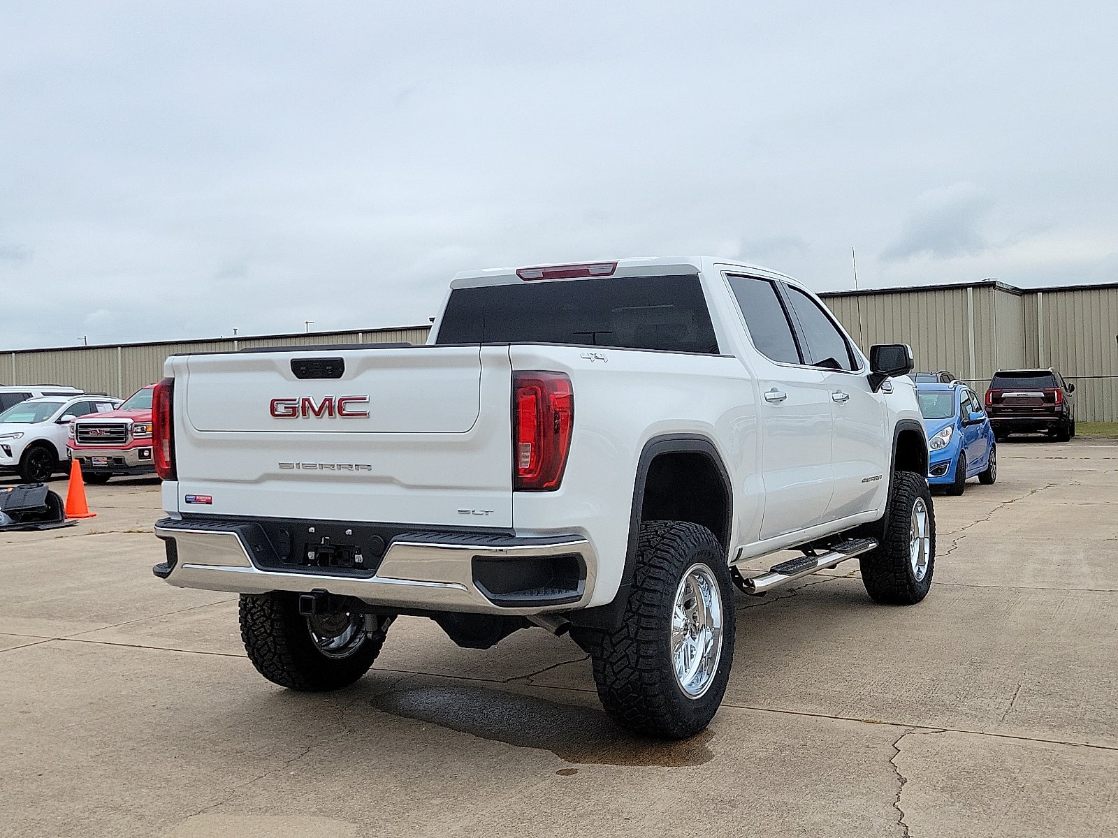 2024 GMC Sierra 1500 SLT