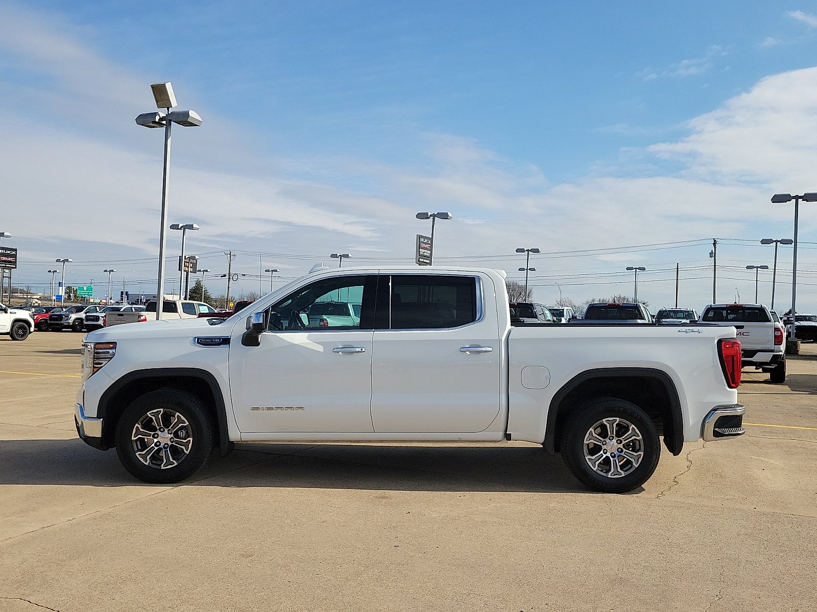 2024 GMC Sierra 1500 SLT