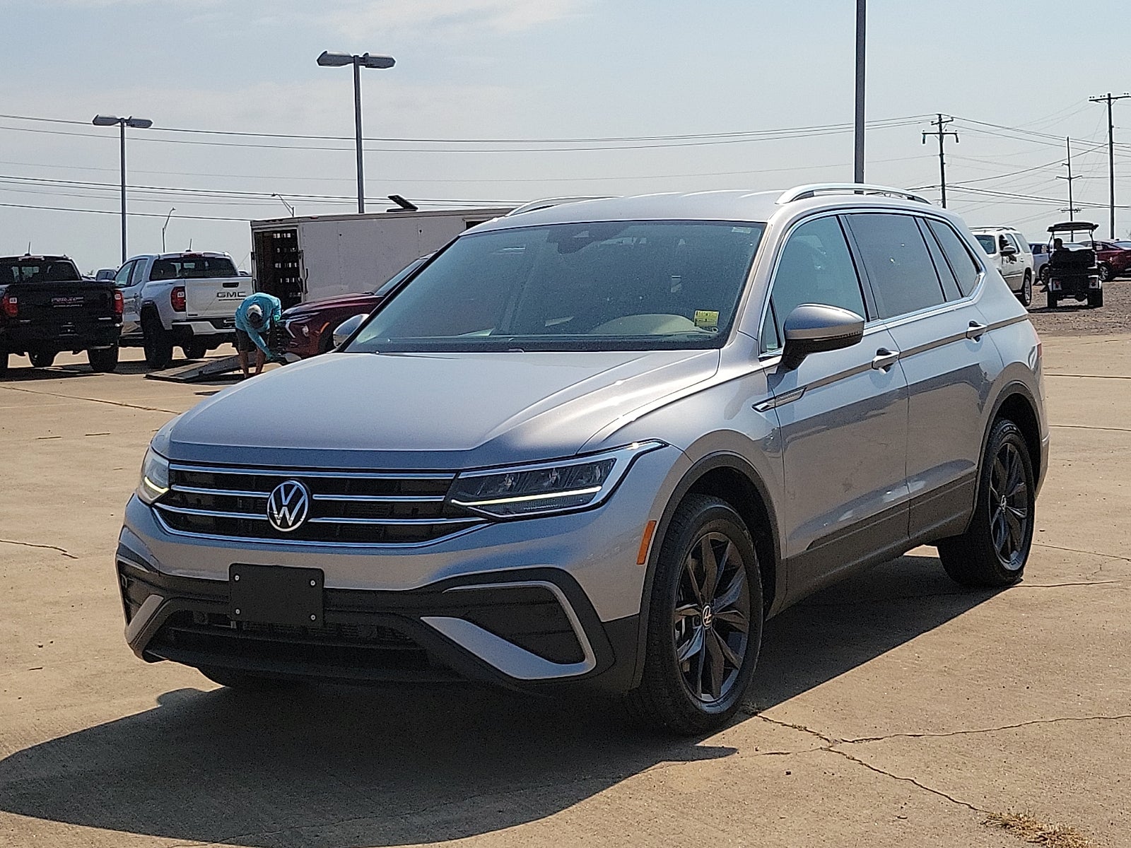 2023 Volkswagen Tiguan 2.0T SE