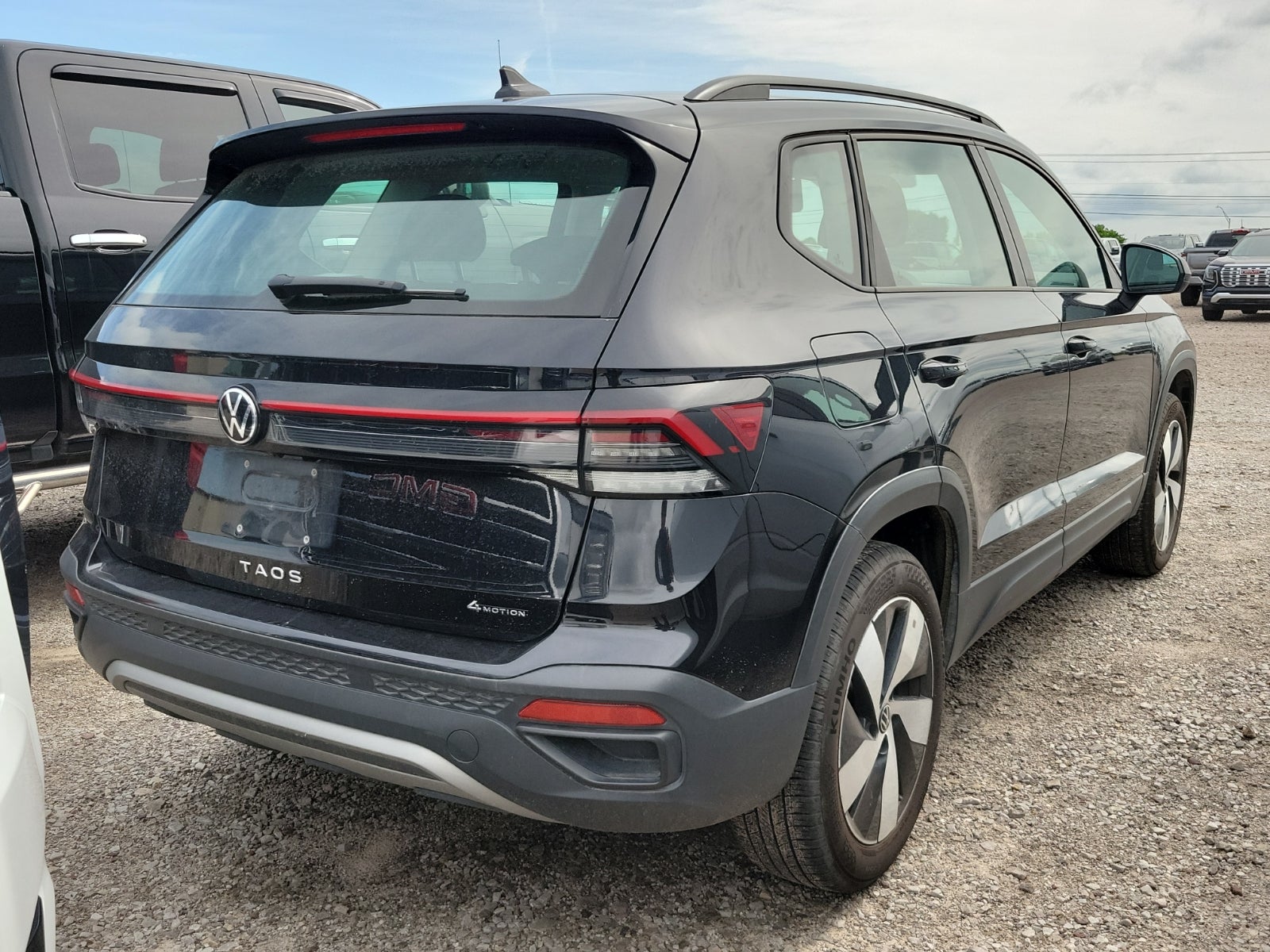 2025 Volkswagen Taos S